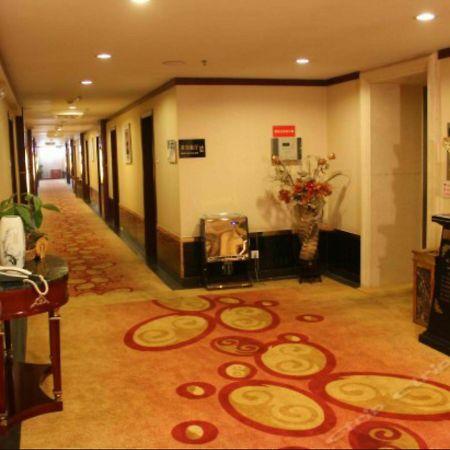 Urumqi Taxinan Hotel Exterior foto